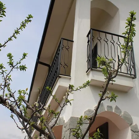 Апартаменты House In Caramagna