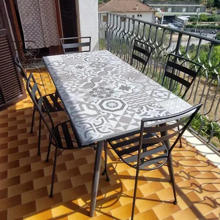 شقة House In Caramagna *