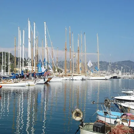 House In Caramagna Империя